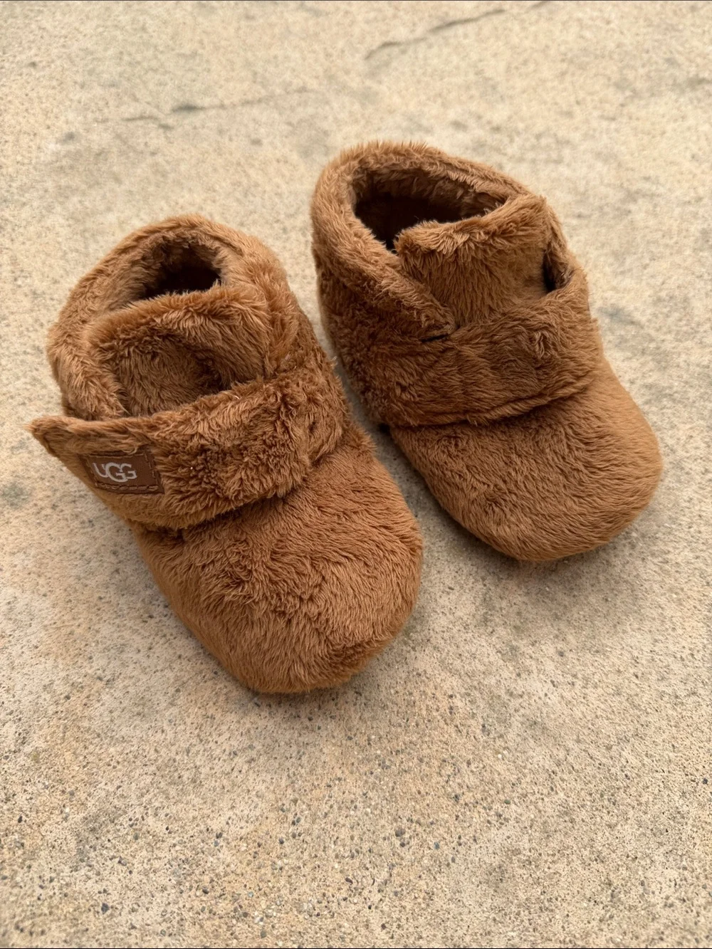 UGG Bixbee Infant/Toddler Chestnut Bootie Size 4/5